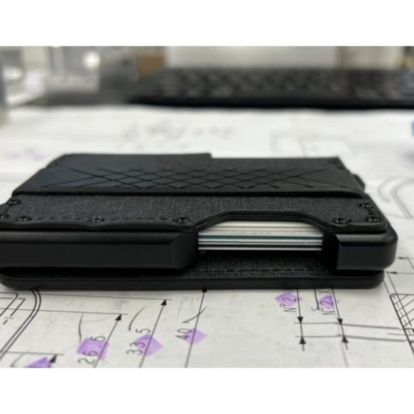 Tactical Minimalist Wallet for Men, Slim RFID-Blocking Metal Card Holder - Picture 2 of 6